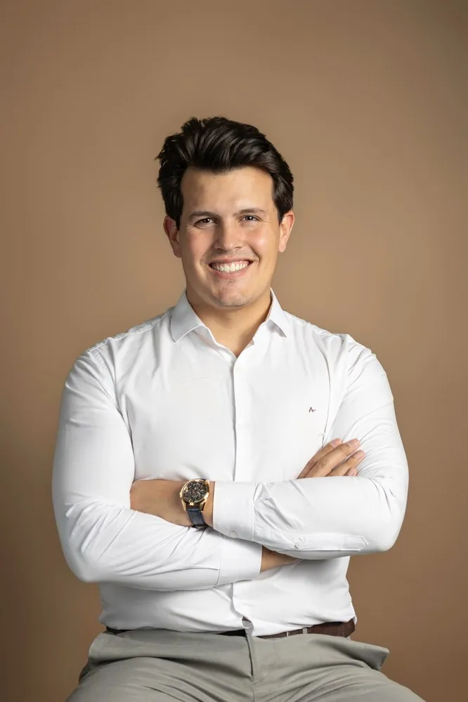 Dr. Yago Bucher, cirurgião-dentista e diretor clínico da Bucher Odontologia